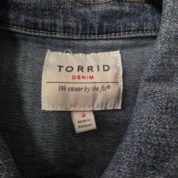 Torrid Women’s Size 2 Denim Jean Vest Cropped Distressed Medium Wash - Picture 4 of 5